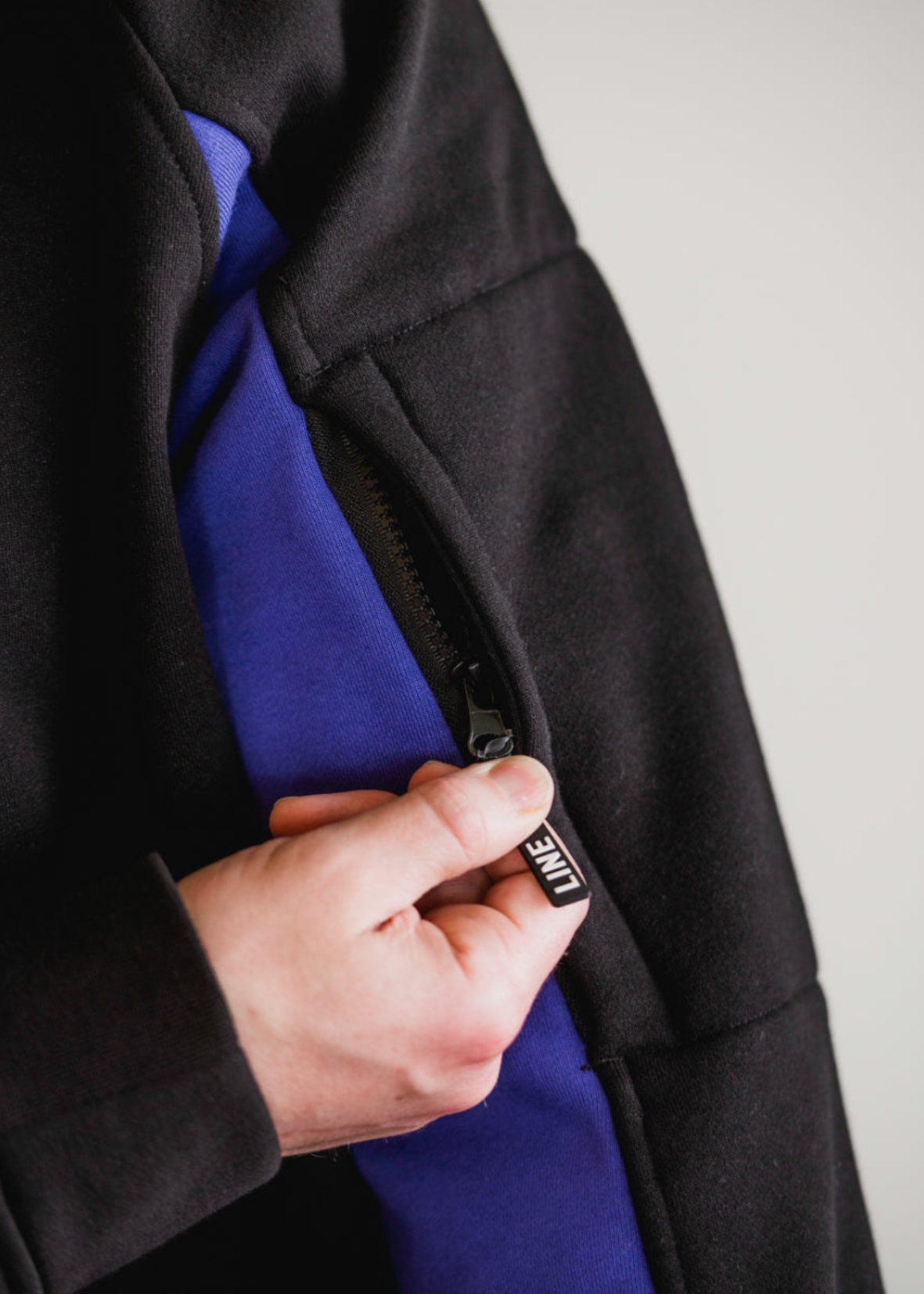 SOFTSHELL TECH HOODIE