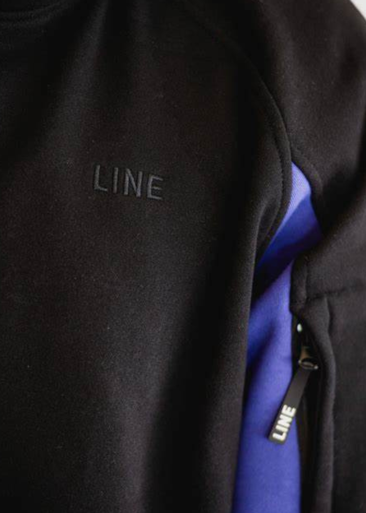 SOFTSHELL TECH HOODIE